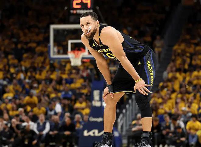 NBA 季后赛首轮东西部格局迥异，西部半决赛首战森林狼主场落败