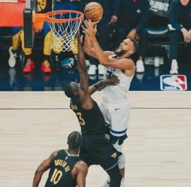 NBA 季后赛今日继续，勇士客场大战森林狼表现如何？