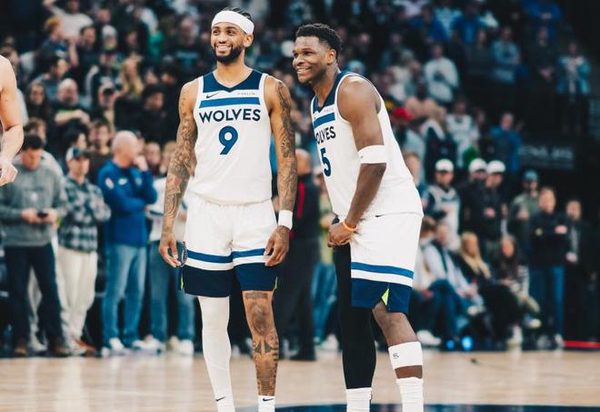 NBA季后赛：森林狼先惊艳后折戟，西部半决赛首战主场落败