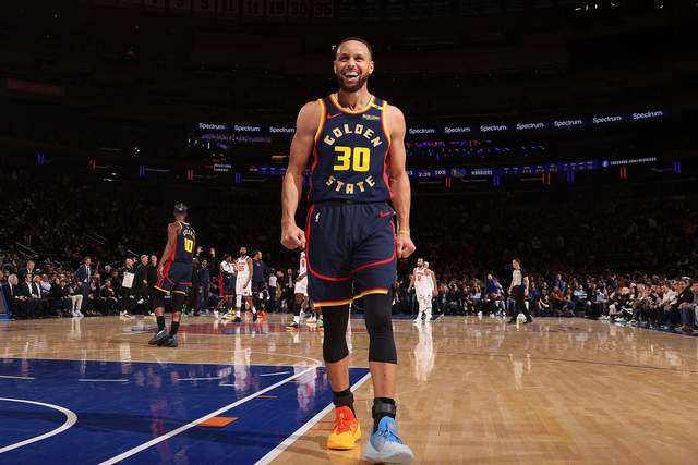 5月7日NBA季后赛次轮G1：勇士胜森林狼，库里左腿筋拉伤退赛
