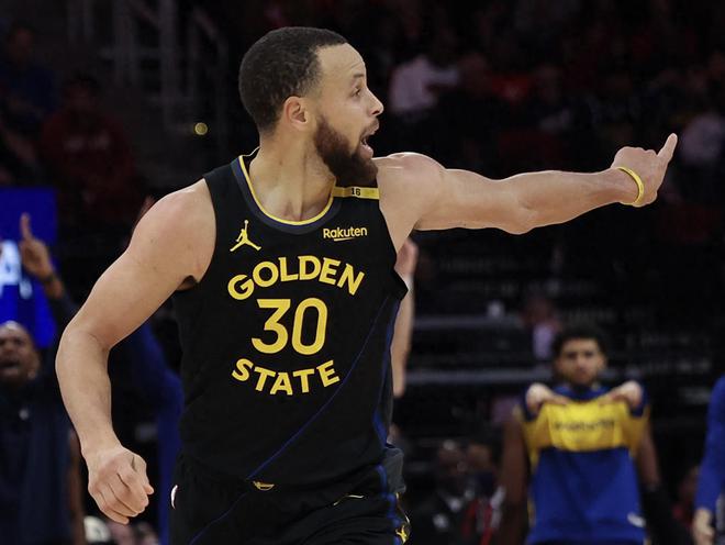 NBA 季后赛第二轮焦点战：金州勇士客场大胜森林狼 1-0 领先