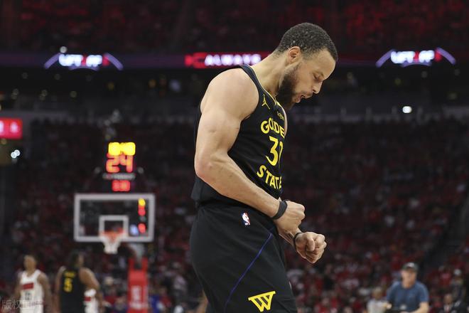 NBA 季后赛第二轮焦点战：金州勇士客场大胜森林狼 1-0 领先