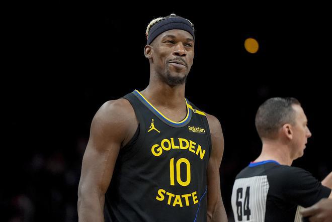 NBA 季后赛第二轮焦点战：金州勇士客场大胜森林狼 1-0 领先