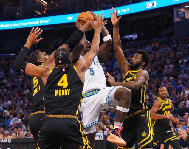 NBA 季后赛第二轮焦点战：金州勇士客场大胜森林狼 1-0 领先