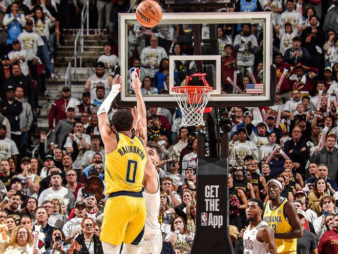 5月7日NBA季后赛东部半决赛：骑士主场遭步行者20分逆转绝杀