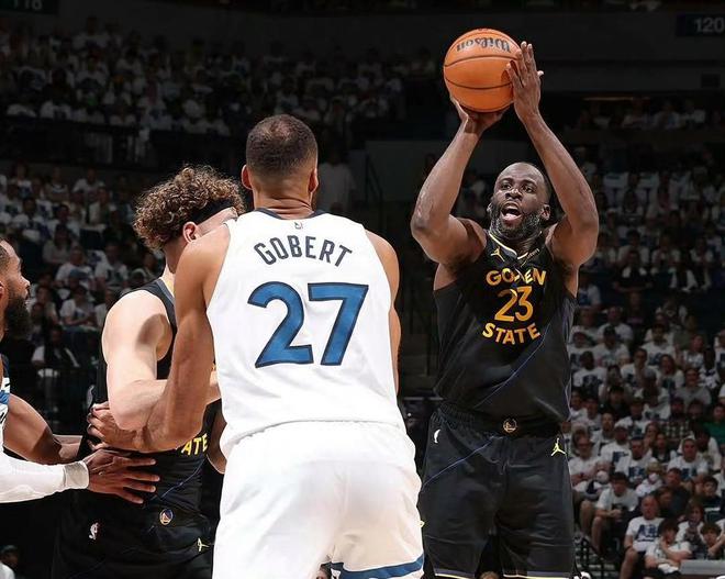 NBA 季后赛次轮爆冷！勇士 1-0 领先，赛前专家预测全翻车
