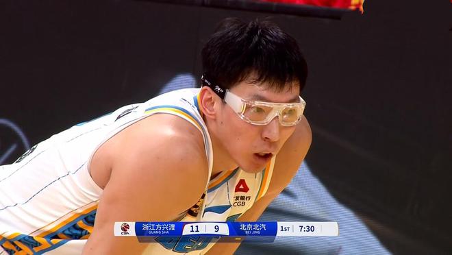 CBA总决赛首场浙江广厦与北京男篮激战，谁能更胜一筹？