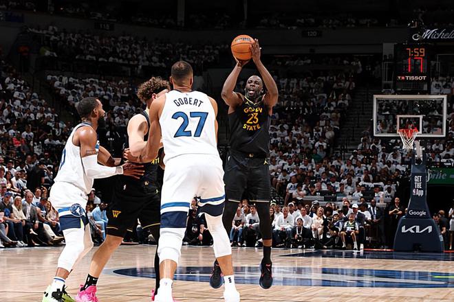 NBA西部半决赛G1：勇士以下克上，追梦格林表现亮眼