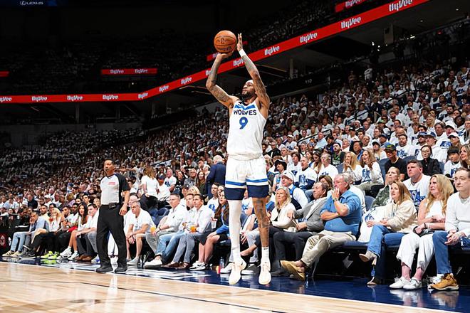 NBA 西部半决赛 G1：勇士以下克上，森林狼尼基尔-亚历山大-沃克表现惨不忍睹