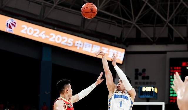 CBA总决赛G1北京胜广厦，陈盈骏发挥超神全面碾压孙铭徽