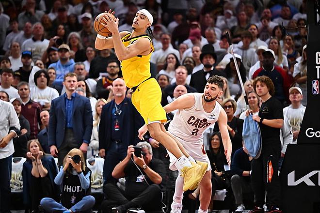 NBA 季后赛步行者 2 比 0 领先骑士，安德鲁 - 内姆哈德表现引关注