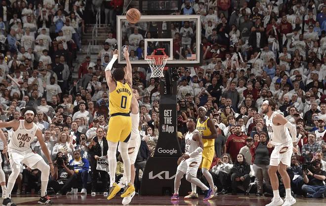 NBA 季后赛首轮湖火以下克上，次轮 4 组较量全部以下克上