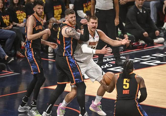 NBA 季后赛次轮形势爆冷，森林狼与勇士对决出人意料