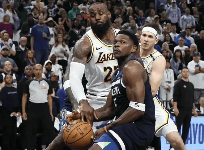 NBA 季后赛次轮形势爆冷，森林狼与勇士对决出人意料