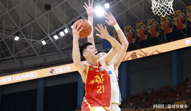 CBA总决赛首战北京胜广厦夺开门红，周琦价值尽显