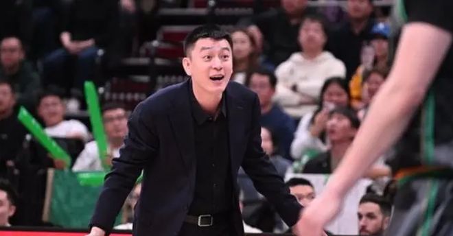 CBA总决赛G1打响，新疆男篮赵睿何去何从引关注，下家有3个