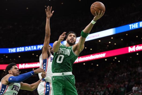 NBA 季后赛东部半决赛 G2：凯尔特人 0-2 落后，20 分优势遭逆转