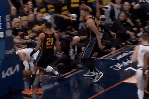 掘金和雷霆次轮G2激战，雷霆半场87分创NBA历史纪录领先
