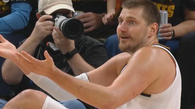 北京时间5月8日NBA赛场：约基奇三节32分钟六犯罚下，雷霆领先48分