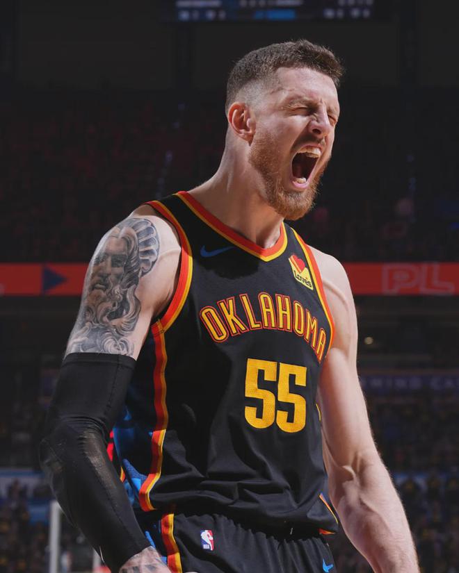 5月8日NBA季后赛西部半决赛G2：雷霆主场激战掘金，首节大比分领先
