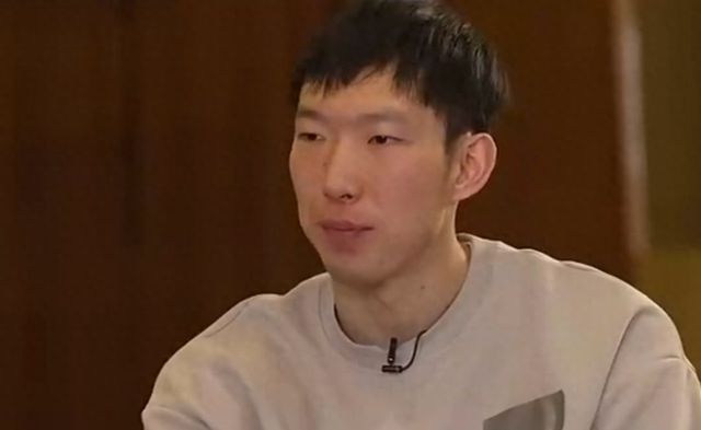 5月8日咪咕体育：周琦接受专访谈初来北京遭质疑及腰伤影响