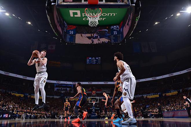 NBA西部半决赛G2：雷霆大破掘金，布劳恩表现惨不忍睹