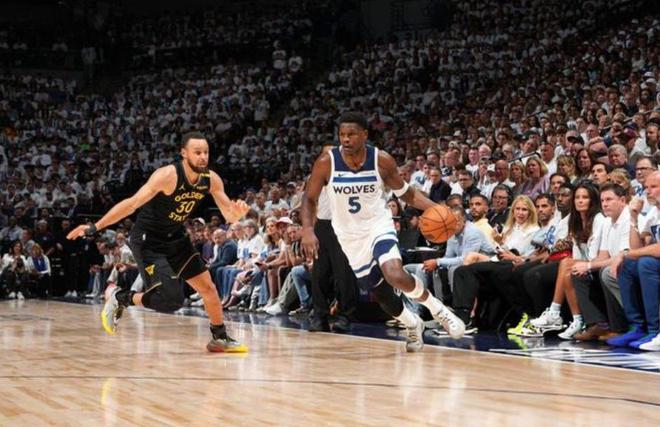 5月9日NBA季后赛勇士和森林狼系列赛第二战，库里受伤引关注