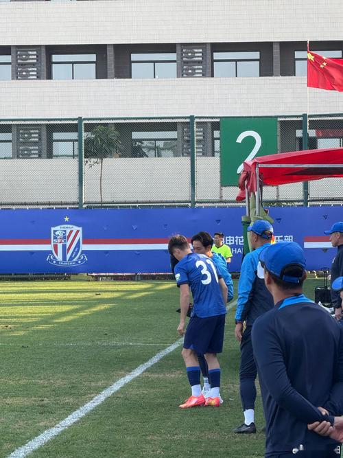 北京时间5月9日申花新援王汉龙接受采访，讲述踢球经历与难忘回忆