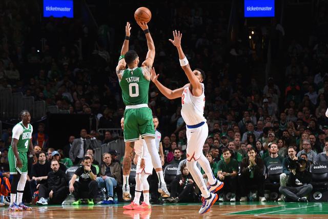 NBA 季后赛分区半决赛首轮客队全赢，形势微妙，豪强能否逆转？