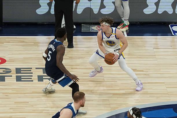 NBA 季后赛森林狼胜勇士扳平比分，波杰姆斯基表现欠佳