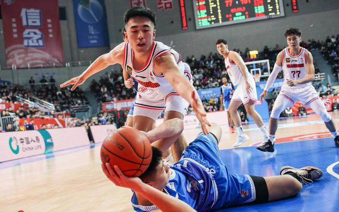 5月CBA冠军热门聚焦北京与广厦，广东男篮现状及人员调整解析