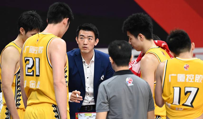 5月CBA冠军热门聚焦北京与广厦，广东男篮现状及人员调整解析