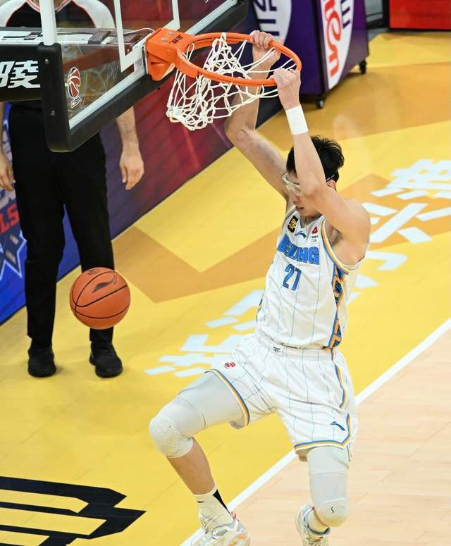 现役CBA北京队中锋周琦谈昔日NBA打球经历：体验强度与拒绝加钱内幕