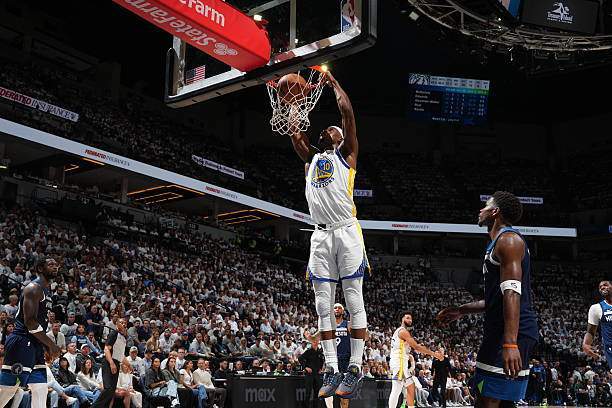 NBA 季后赛森林狼胜勇士扳平比分，吉米-巴特勒表现欠佳