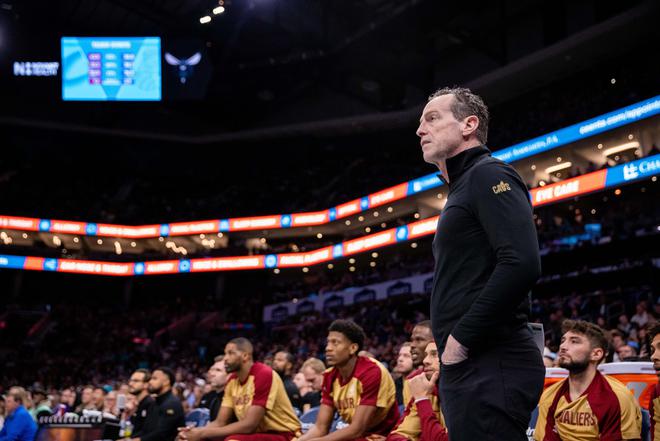 肯尼 - 阿特金森执教挫折铸就2024 - 25赛季NBA最佳教练荣耀