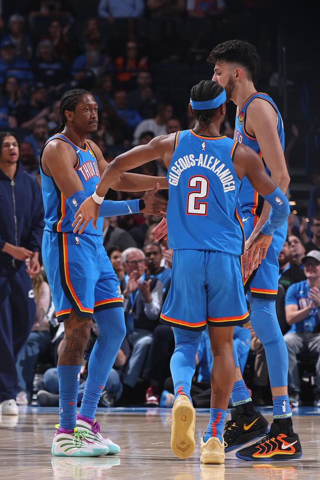 NBA季后赛分区半决赛激战正酣，各队冠军荒时长几何？