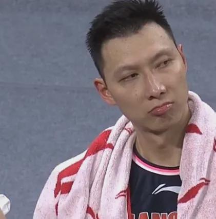 好久不见易建联慢慢复出，自丑闻后首次公开露面引关注