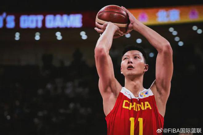 好久不见易建联慢慢复出，自丑闻后首次公开露面引关注