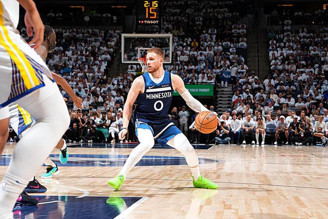 NBA季后赛森林狼胜勇士扳平总比分，唐特-迪温琴佐表现出色