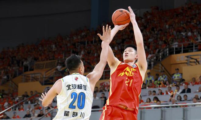 CBA总决赛浙江广厦扳平比分，胡金秋成最稳定进攻强点