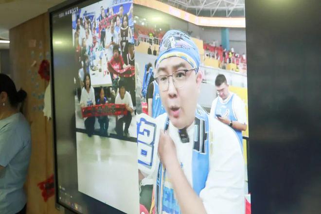 杭州与北京虽远，但挡不住球迷热情！首钢篮球俱乐部组织观赛活动