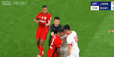 垫底青岛海牛遇卫冕海港，先下一城后连输三球虽败犹荣