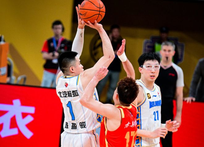 CBA 总决赛 G2：北京队一度领先 8 分，许利民提前收兵引惊险一幕