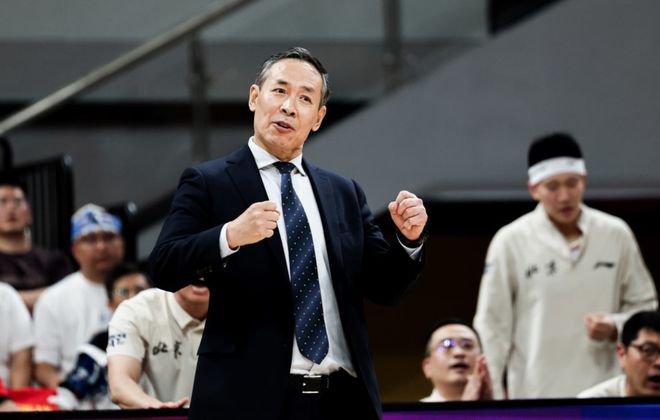 CBA 总决赛 G2：北京队一度领先 8 分，许利民提前收兵引惊险一幕