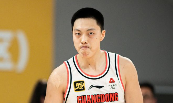 CBA 24-25赛季收尾渐近，广东男篮沮丧，胡明轩交易传闻起