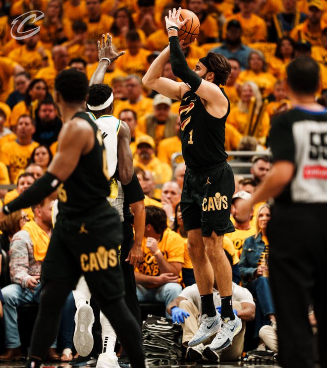 5月10日NBA季后赛次轮：骑士客场击败步行者 米切尔成关键先生