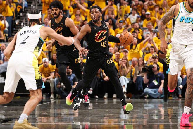 NBA季后赛半决赛骑士VS步行者G3：伤愈复出，激烈厮杀全回顾