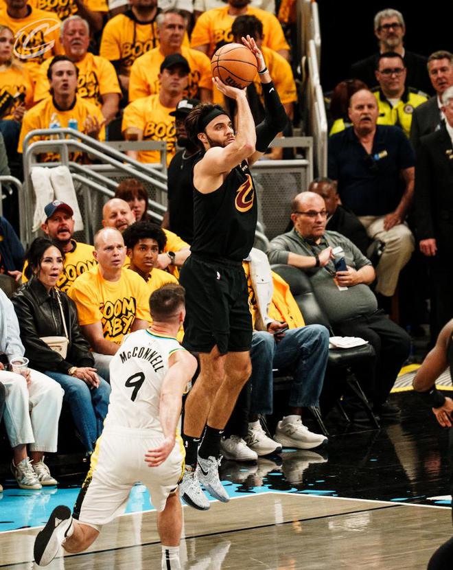 NBA季后赛半决赛骑士VS步行者G3：伤愈复出，激烈厮杀全回顾
