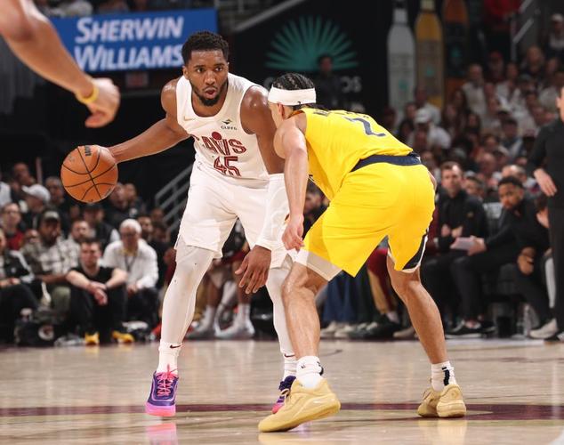 NBA季后赛半决赛骑士VS步行者G3：伤愈复出，激烈厮杀全回顾