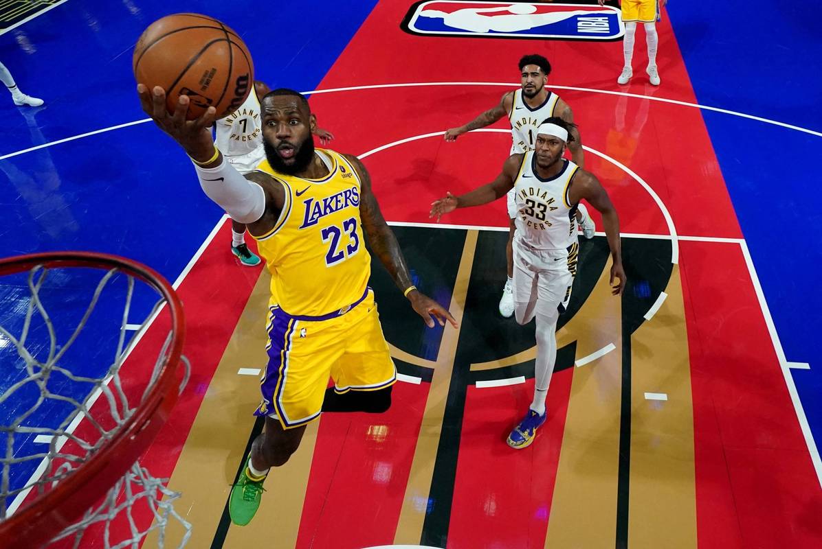 NBA 季后赛湖人出局，阵容调整待解，詹姆斯伤病成焦点